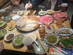 -洱火云南酸菜牛肉火锅(石景山当代商城店)