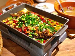 湖南腊鲢鱼-有红鸡毛店·川菜(建设路店)