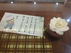 餐具摆设-大佛寺高级素食自助餐厅