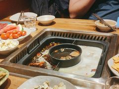 -吴氏老牌坊云南鱼豆花火锅店(通江街店)