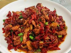 土干辣椒炒肉-瑶河山里菜