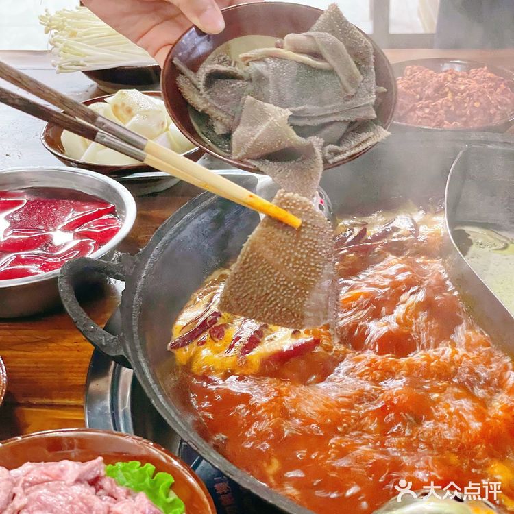 在闹市区的宝藏重庆火锅店怎么能不来