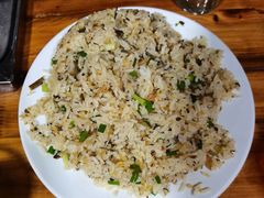 -宏兴烤鱼山庄(宣恩总店)