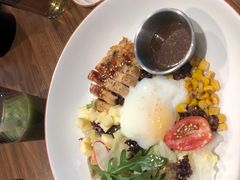 -POKEE VIA&Brunch·维娅(重庆来福士店)