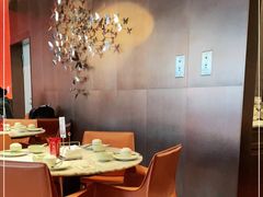 -蝴蝶里·粤菜·点心(滨江龙湖店)