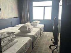 -粤塔X趣影电竞酒店(天河广场车陂地铁站店)