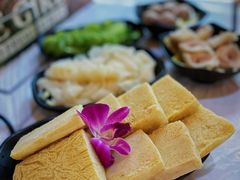 -鲜入围煮花胶鸡海鲜火锅