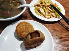 -清真吴记门钉肉饼·喜多利