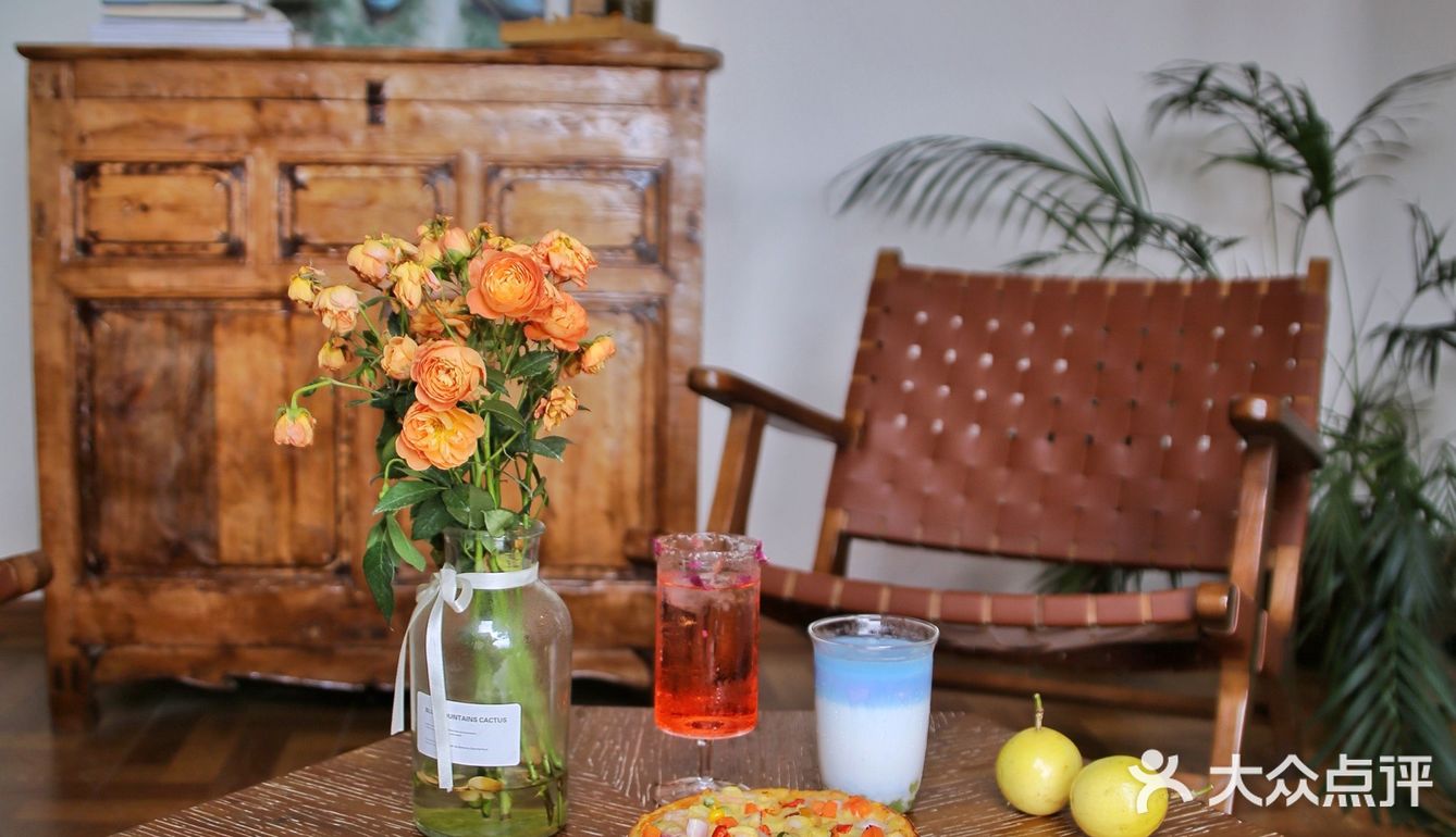 穿过上帝为你打开的窗和门，来看树与海