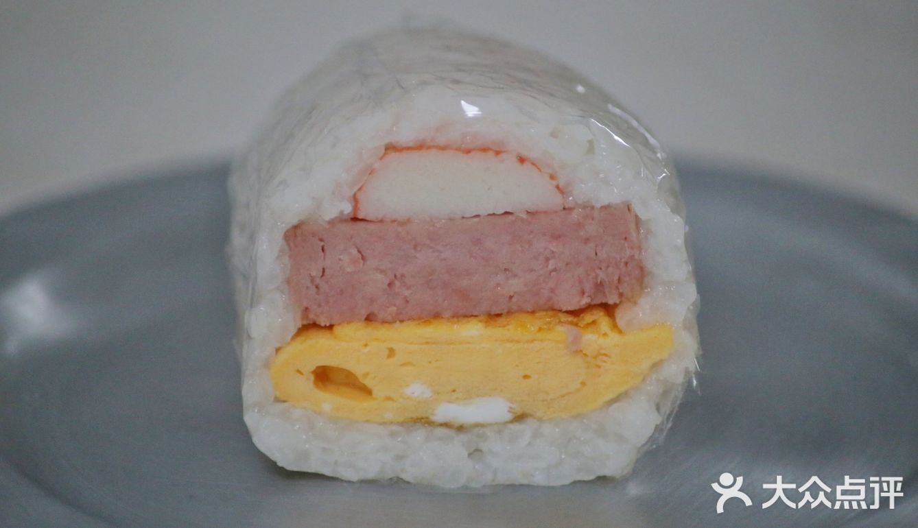 里面是鸡蛋餐肉蟹棒，真好吃