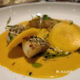 携母亲来我工作许多年的老餐厅用餐。心怀感激