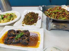 -湖南人家湘菜馆(镇江路店)