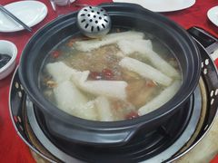 滋补汤底-花苑美食横琴生蚝火锅(拱北粤华路店)