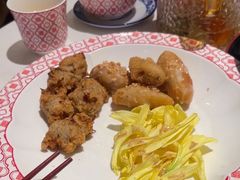 炸香蕉拼炸鱼丸-谭厨中山传家菜.乳鸽.脆鲩鱼(华强北中航城店)