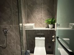 -欢漫酒店(布吉石芽岭地铁站店)