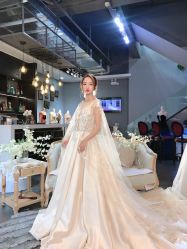 -艾米丽婚纱礼服