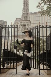 -现代经典婚纱摄影