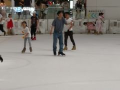 -冰纷万象滑冰场(深圳万象城店)