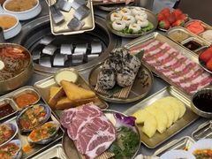 -围炉肉舍•炭烤活鳗•丹东海鲜烤肉(步行街店)