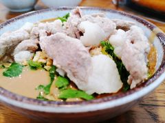 -毛辣果·贵州红酸汤牛肉火锅(西单店)