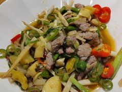-头上红煨盐鸡·非遗院子餐厅