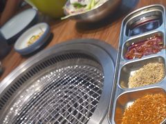 -明洞阿姨·韩式酱蟹烤肉·创意料理(三元桥店)