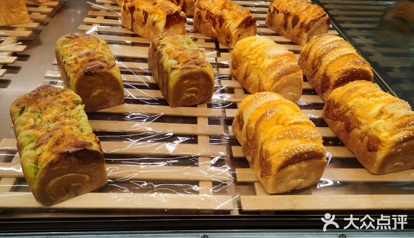 爱吃欧包爱喝茶