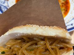 烧饼夹土豆丝-人人馋羊汤·饸饹面(住总万科店)