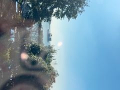 -亮河湾山庄