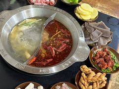 -重庆故事姊妹老火锅(财经学院店)