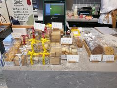 面包甜点陈列柜-HAVE A ROOM·有间质果(总店)