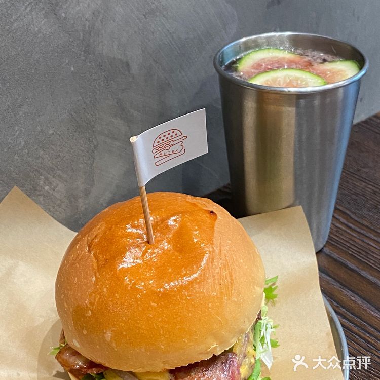 中山探店|一口下去敲满足的汉堡包🍔!