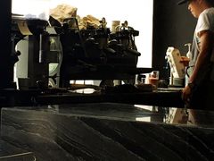 -UNI UNI(环亚凯瑟琳店)