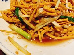 韭黄炒香干-大牌大·传统杭帮菜(湖滨店)