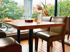 靠窗位-盐帮食坊•小河帮川菜(四川师大店)