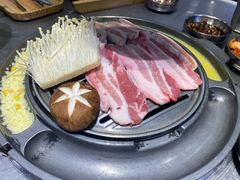 -GOGIYA·咕叽吖韩国传统烤肉店(东方新天地店)