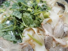 -关记·河南烩面·大盘鸡