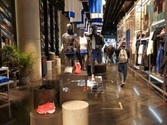 -NIKE品牌体验店(南京东路店)