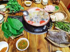 -阿婆情腊排骨火锅(金虹路店)