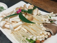 -大匠工房古船木艺术餐厅·猪肚鸡专门店(长白仙岛店)