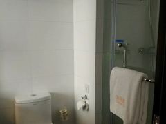 -桔子酒店(上海西藏北路地铁站店)