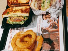 -The Habit Burger Grill 哈比特汉堡(复兴soho店)