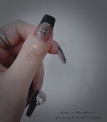 -芊指百魅