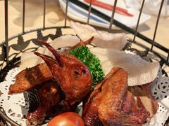 秘制脆皮乳鸽-避风塘(百联东郊店)