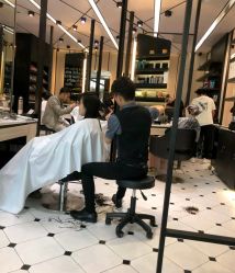 -HAIR CORNER
