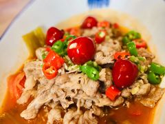酸汤肥牛-维园悦谱·海派家常菜(乌鲁木齐南路店)