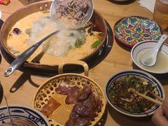 -洱火云南酸菜牛肉火锅(石景山当代商城店)