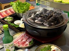 -围炉肉舍•炭烤活鳗•丹东海鲜烤肉(步行街店)