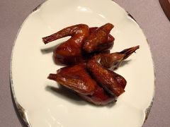 脆皮乳鸽-荣轩(新荣记环球金融中心店)