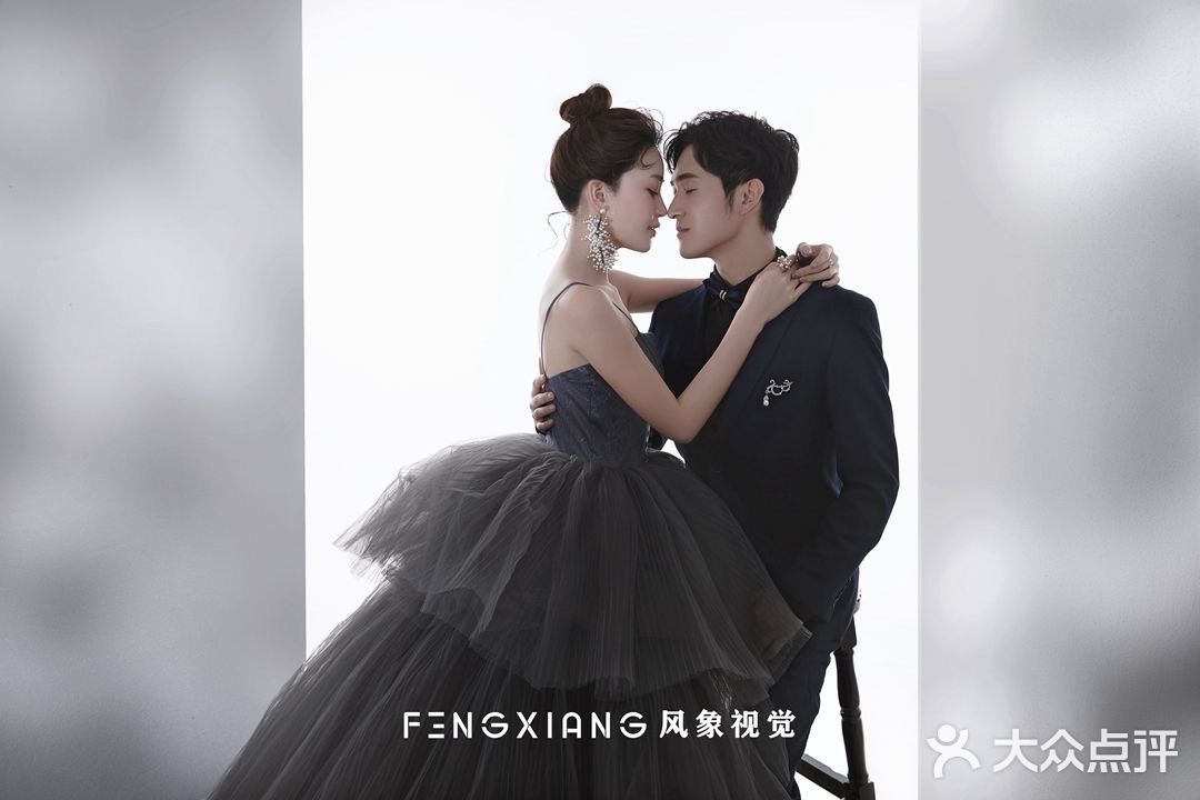 单色背景婚纱照